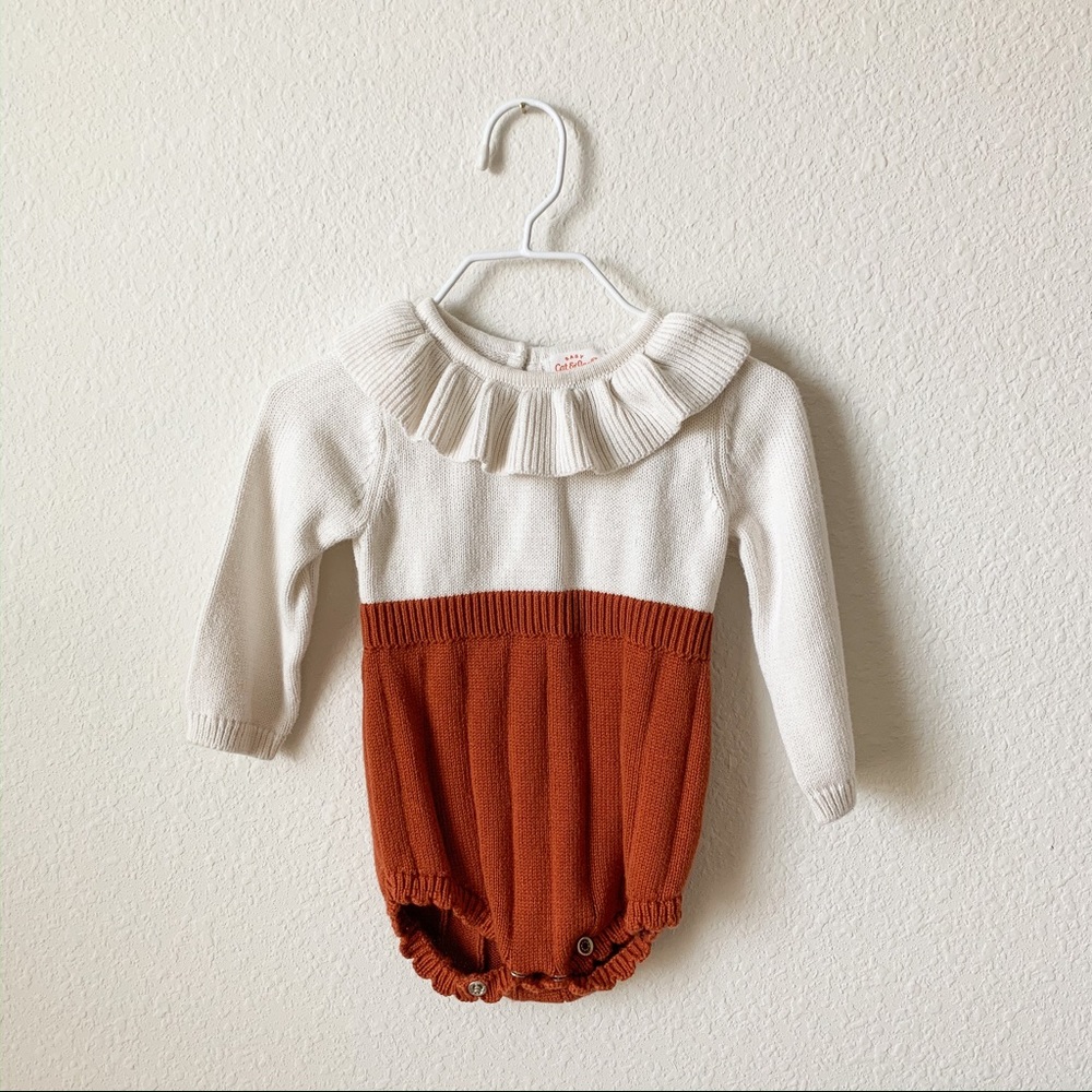 Cat and jack cream and orange rust romper 6-9mo